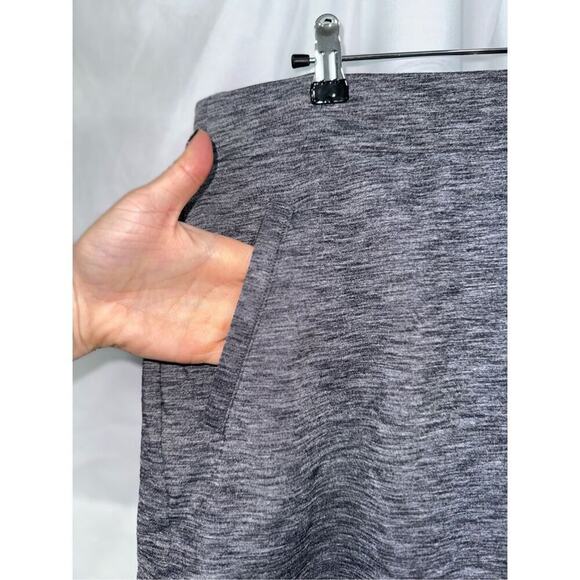Athleta Gray Heathered Athleisure Skort | Sz L - Picture 3 of 6